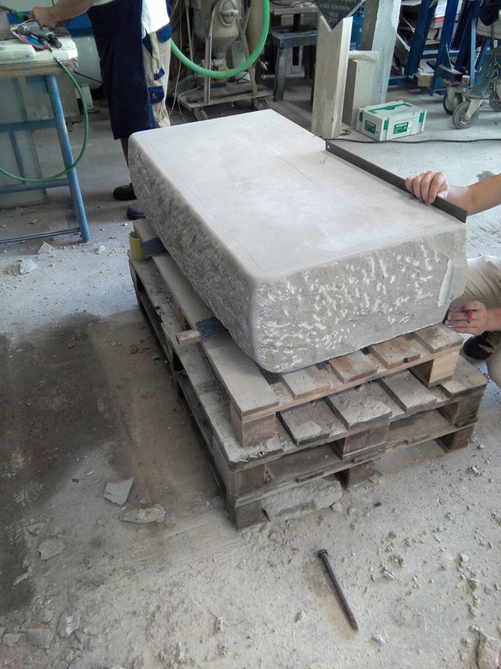 steinmetz_meisterbetrieb_wolf_Waschbecken_Rohstein